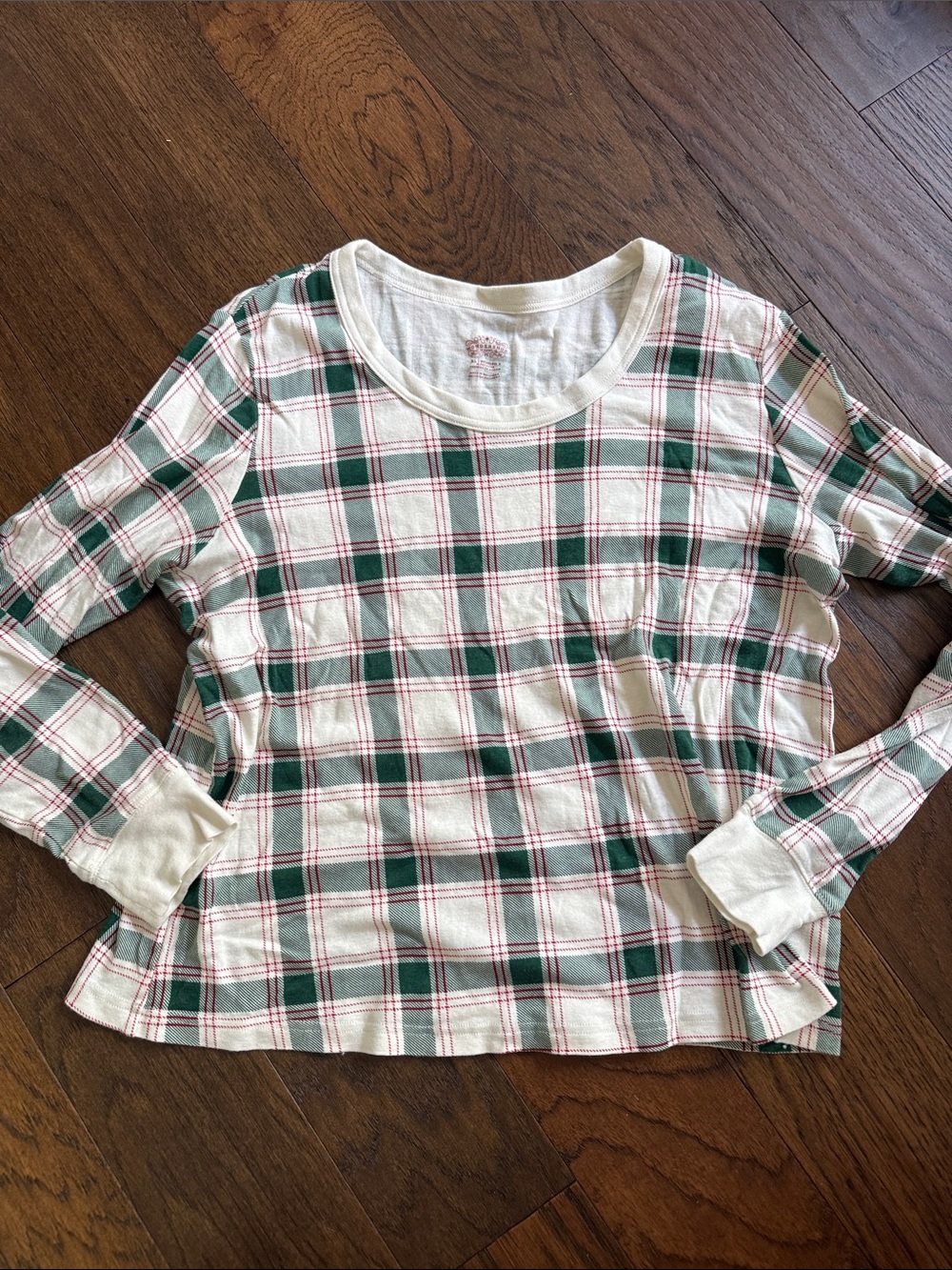 Wondershop Cream Plaid Long Sleeve Tee with Green and Red Trim